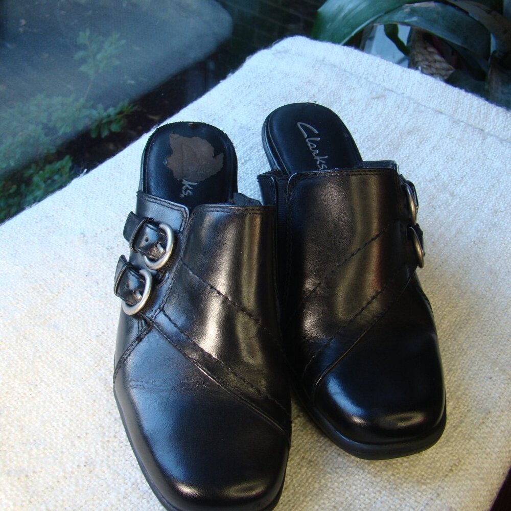 Clarks black genuine leather silver buckle medium heeled clog mules, size 6